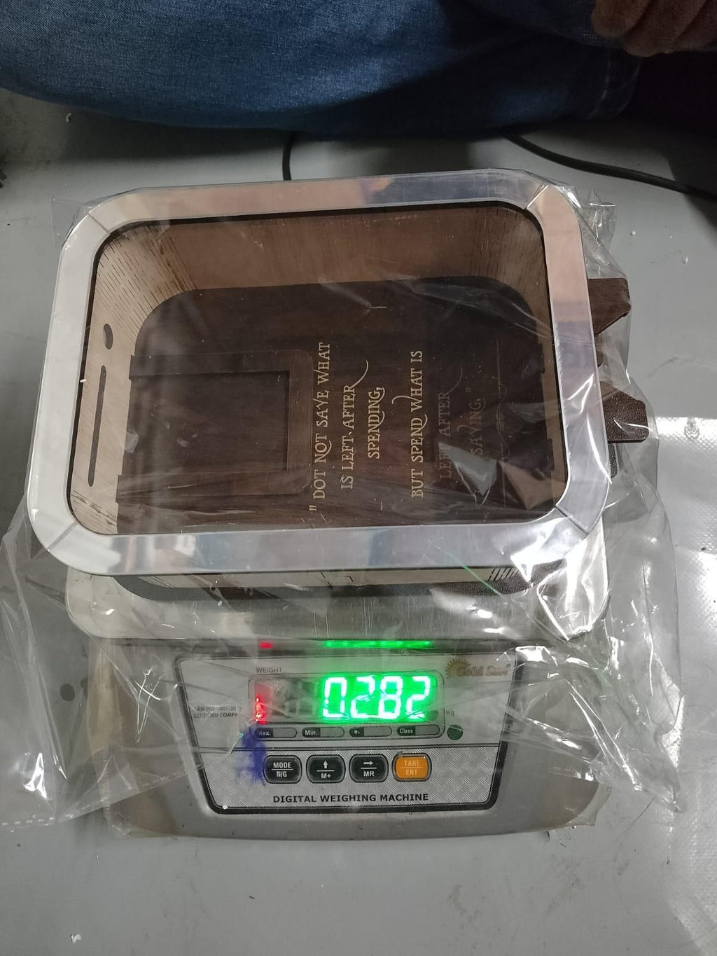 “Travel Wallet & Money Saving Bag – Secure Cash Organizer for Trips”